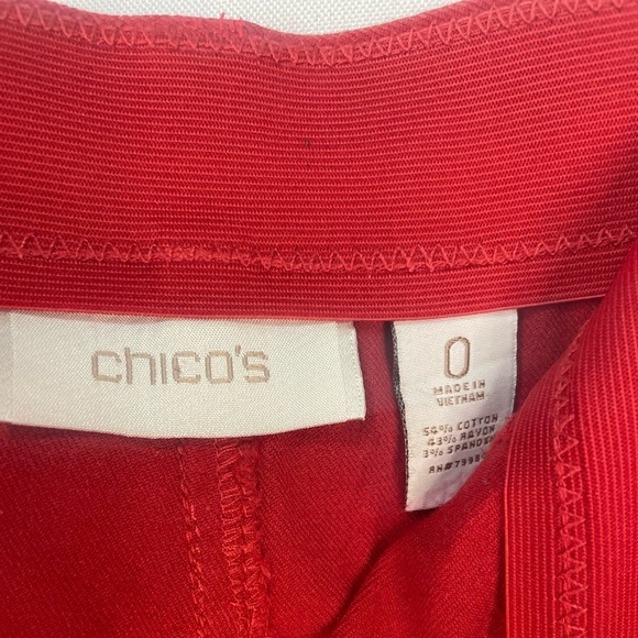 Chicos red denim elastic jeans. These have some stretch, size 0/XS/4/6 - Picture 2 of 3